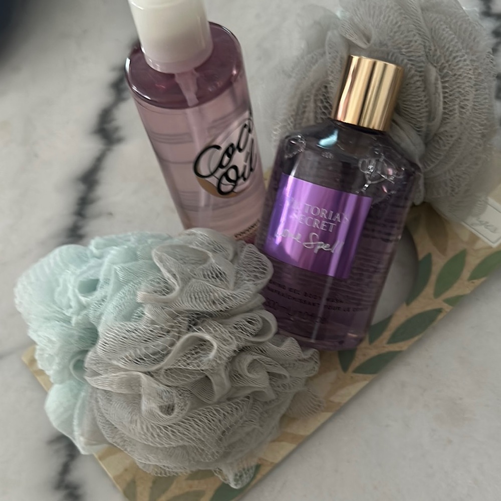 BUNDLE - VS Purple Body Wash with Exfoliating Pouf & PINK Coco Oil
